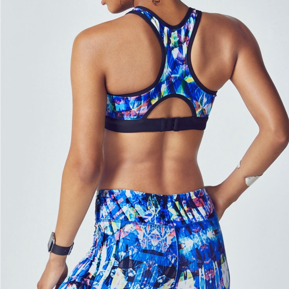 Fabletics “Silvia” sports bra size small in reef/black